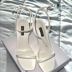 Nine West Women's White Sandals - Size 7 1/2